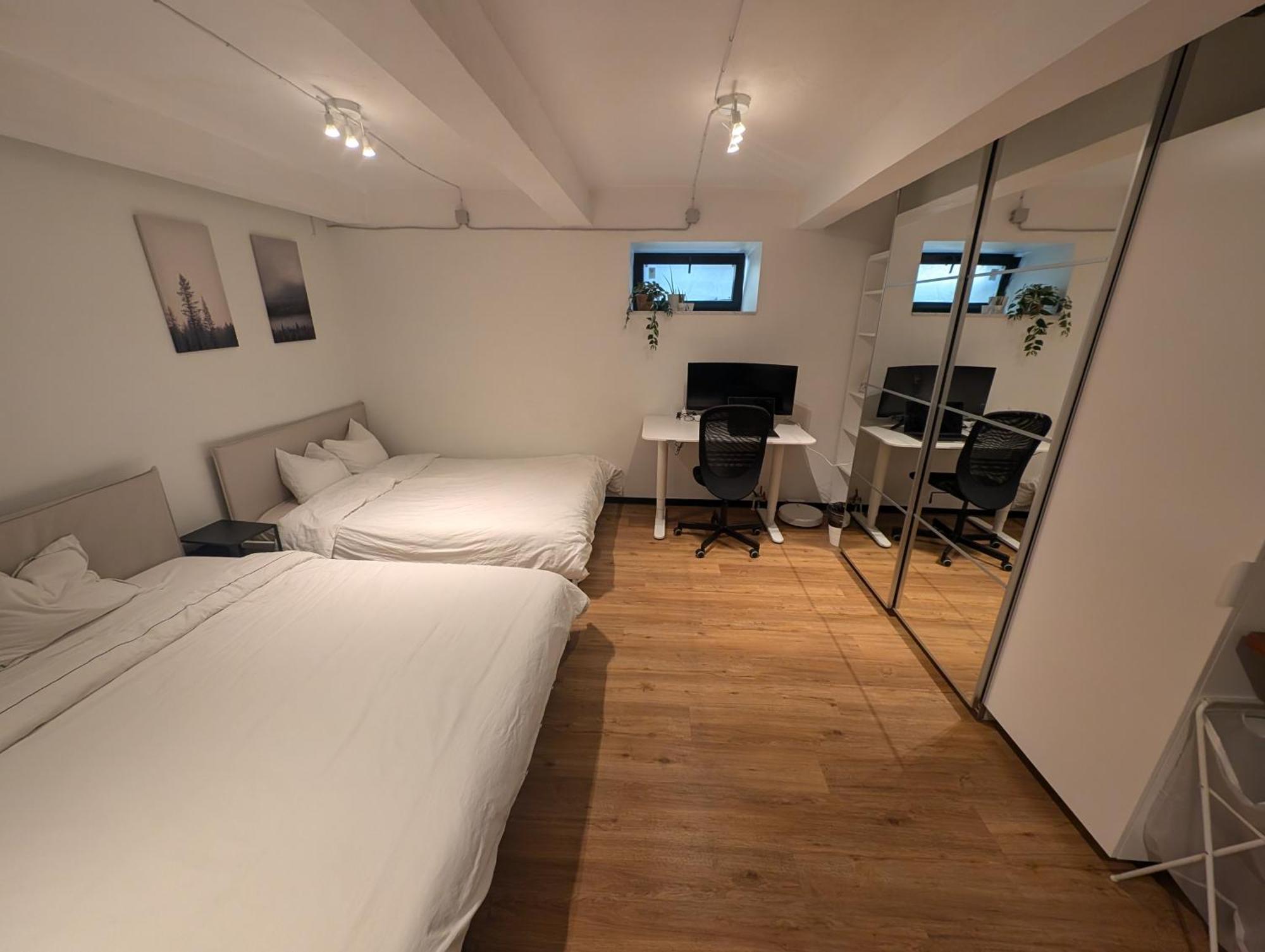 Dana-Entire Apartment Very Quiet And Central 2 タリン エクステリア 写真
