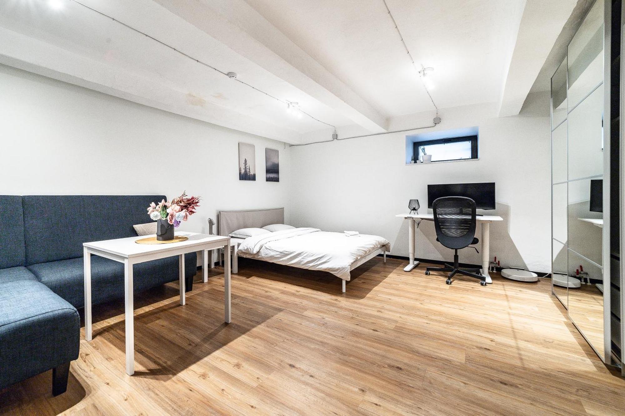Dana-Entire Apartment Very Quiet And Central 2 タリン エクステリア 写真